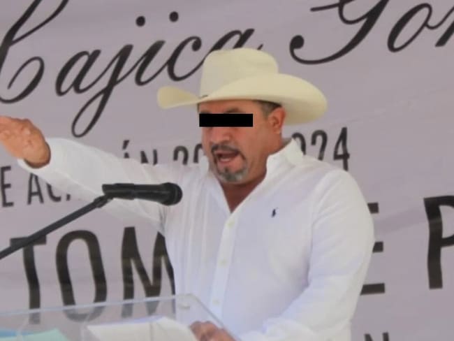 Detienen a ex alcalde interino de Acatlán por desvío de más de 850 mil pesos