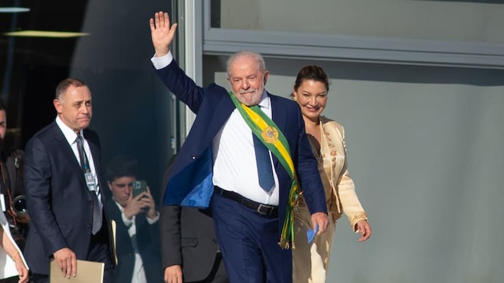 Asume Lula da Silva la presidencia de Brasil