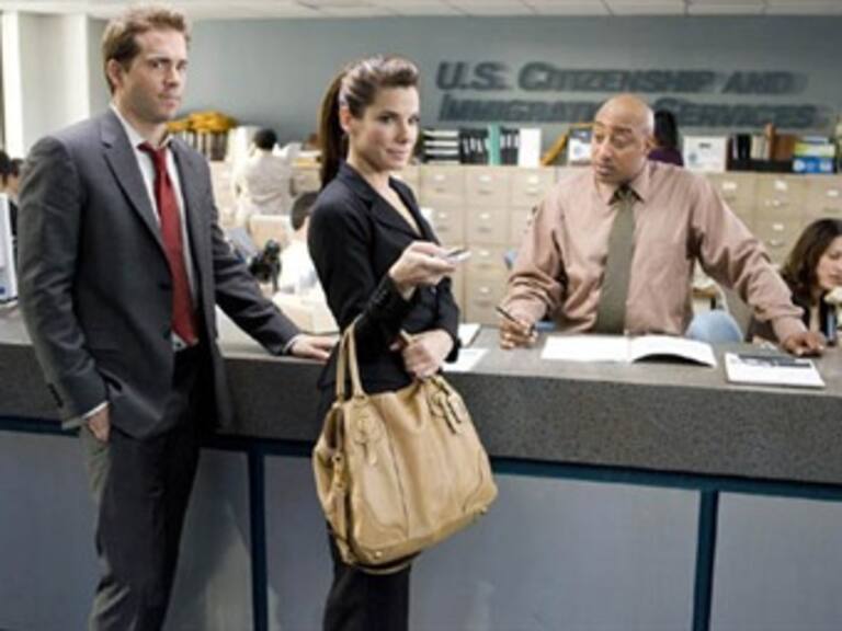 Debuta 'La propuesta' en primer lugar de taquilla en cines de EU