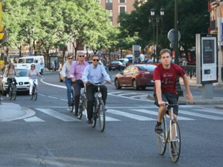 Aprendamos a respetar el el Reglamento de Tránsito, como conductores, ciclistas y peatones