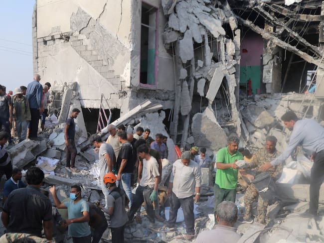 Minab: Estados Unidos admite que su ejército pudo bombardear la escuela donde murieron 85 niñas en Irán y abre investigación, afirma Reuters