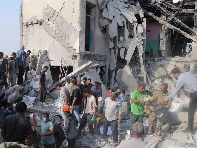 Minab: Estados Unidos admite que su ejército pudo bombardear la escuela donde murieron 85 niñas en Irán y abre investigación, afirma Reuters