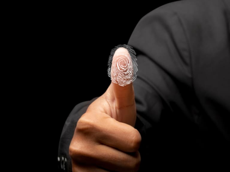 Tras completar la captura de datos para la CURP biométrica, no tienes que volver a la oficina; la constancia te llegará directamente al correo electrónico que registres durante tu cita