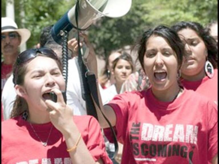 Aprueba comité legislativo la Dream Act en Illinois