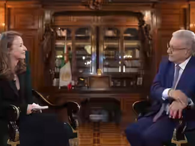 Acusa AMLO al INE de censura