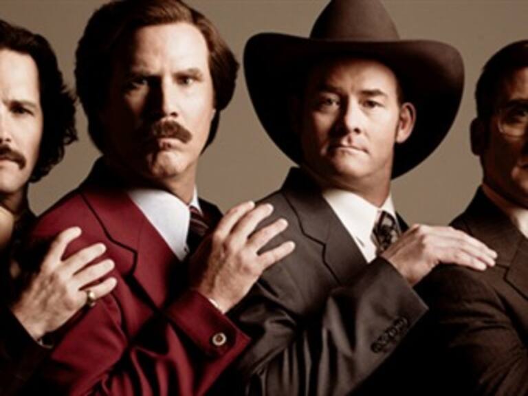 Actores de “Al diablo con las noticias” asisten a la premier en México