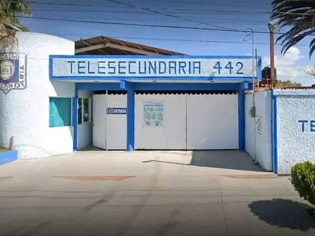 Alumna amenaza a compañero con arma de fuego en Hidalgo