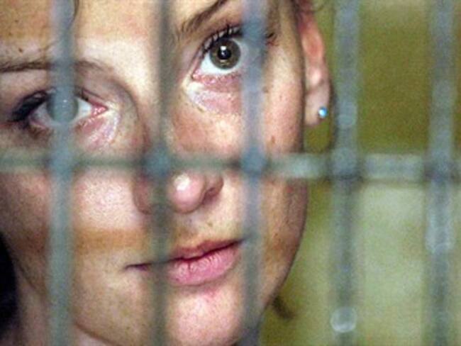 Critican medios 'imprudente' posición francesa en caso Cassez