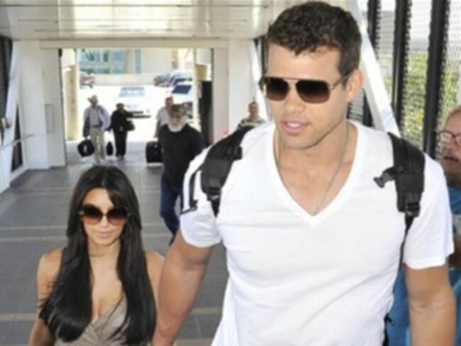 Pide Kardashian disolución inmediata de matrimonio