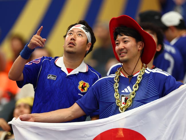 Aficionados japoneses ponen el ejemplo en el Mundial 2026; sorprenden al limpiar el estadio tras el debut de su selección ante Países Bajos