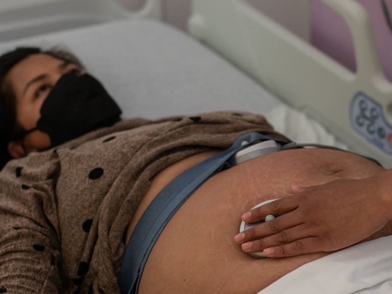 Aprueban diputados que parteras tradicionales expidan certificados de nacimiento