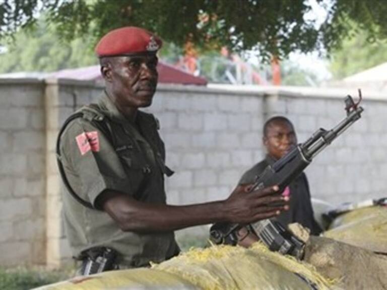 Hay Toque de queda en norte de Nigeria tras ataque a base militar