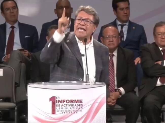 Abuchean a Ricardo Monreal; “calmen su furia”, responde