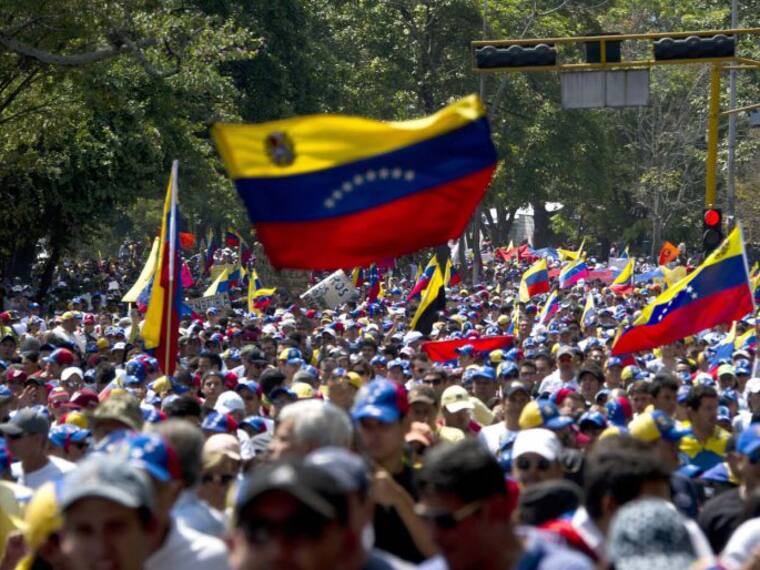 &#039;Así Sopitas&#039;: Venezolanos protestan a ritmo de rap