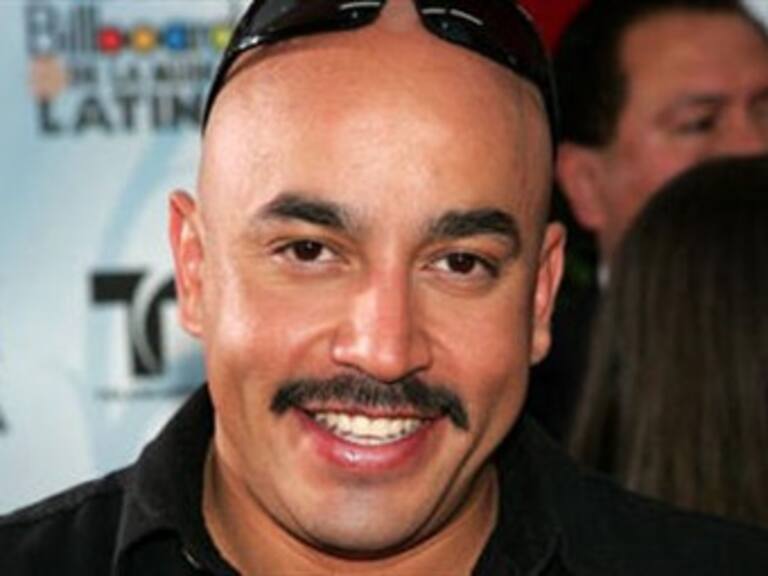 Llega Lupillo Rivera a Monterrey para identificar restos de Jenni Rivera