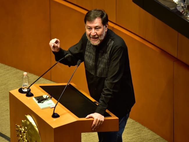 Fernández Noroña se retira de su cargo para buscar la presidencia