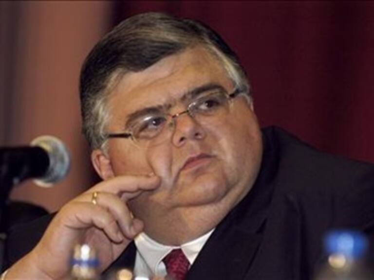 Aplazan senadores encuentro con Carstens