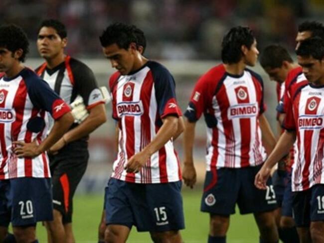 Asumen interinos mando en Chivas