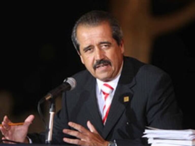 ‘No se doblega’ SEP: Córdova Villalobos