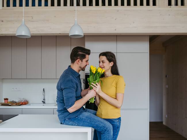 ¿Pueden los hombres recibir flores amarillas el 21 de marzo en México?