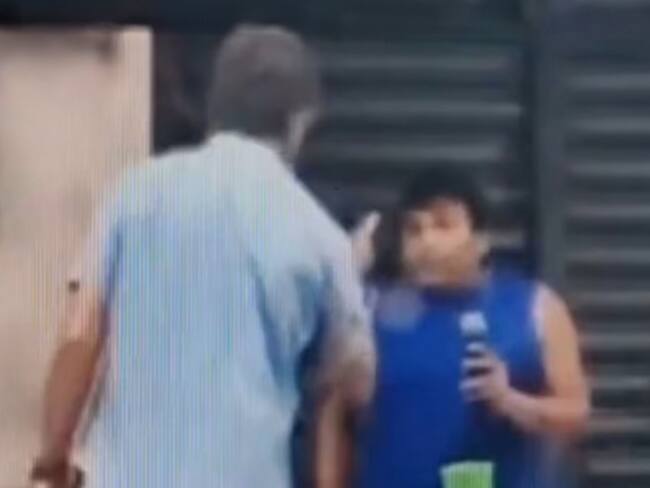 Estadounidense corre a cantante invidente de calles de Mérida, Yucatán