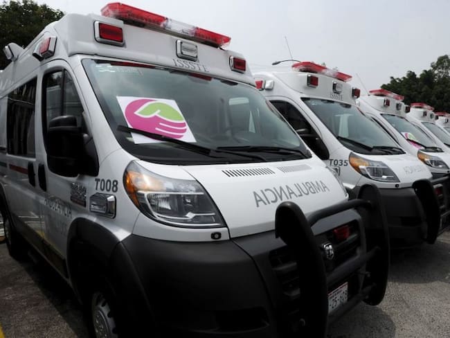 Por sobre precio en ambulancias sanciona SFP a empresa arrendadora