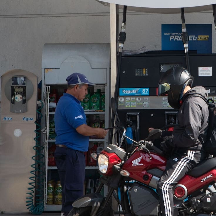 ¿Cómo impactará la reducción de comisiones en pago de gasolina con tarjeta o vales?
