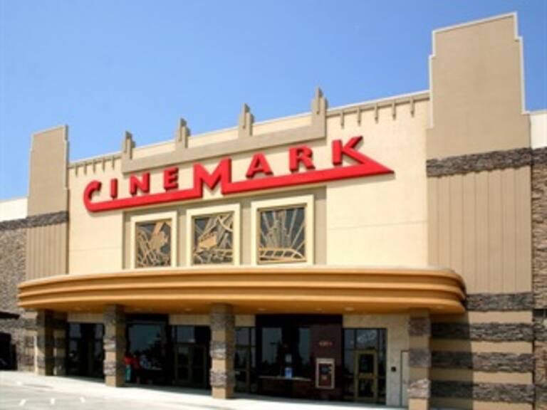 Vende Cinemark filial en México a Cinemex