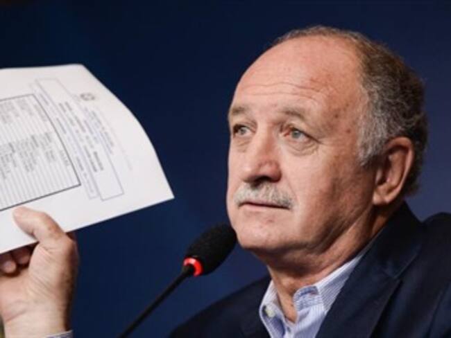 Explica Scolari ausencia de jugadores locales en choque ante Sudáfrica