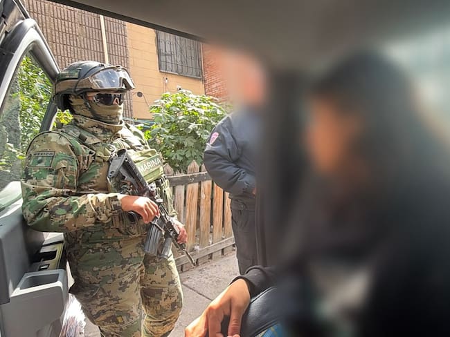 Bebé abandonado en Ecatepec es resguardado por policías y queda bajo protección del DIF