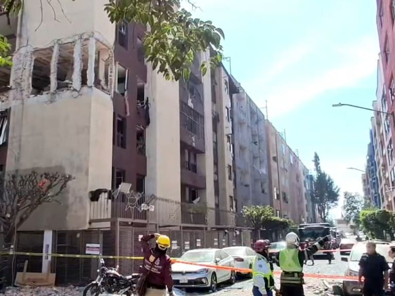 Embalaje, traslado y pago de renta a 25 familias afectadas por explosión en Paseos de Taxqueña, ofrece el gobierno capitalino.