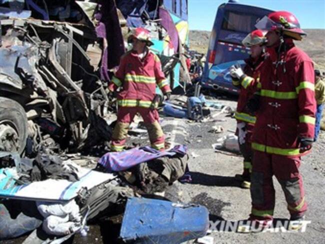 Deja 15 muertos accidente en Perú