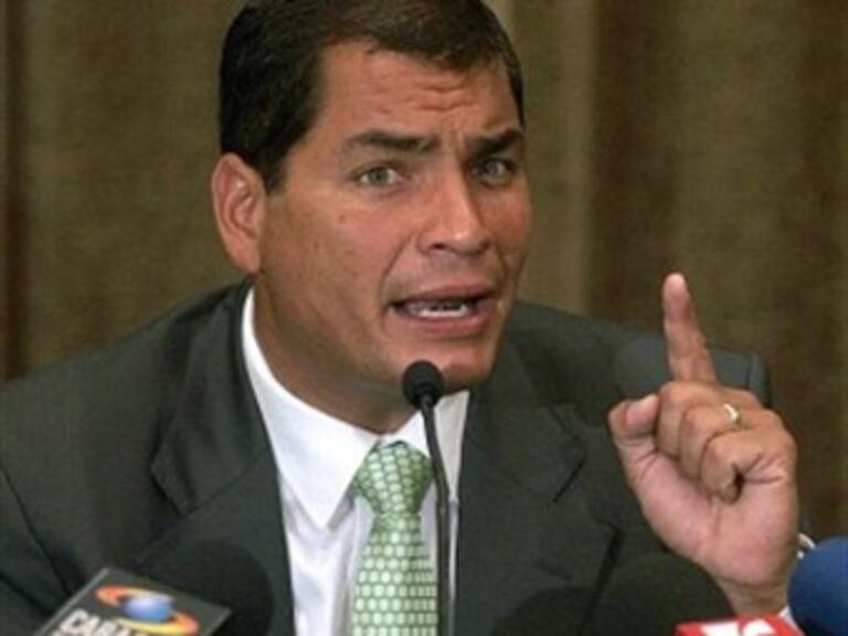 Advierte Correa que impedirá grupos paramilitares en Ecuador