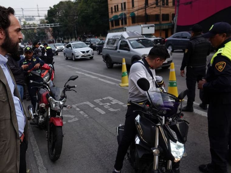 Motociclistas realizaron ayer rodada en CDMX contra restricción de tránsito en vías de acceso controlado