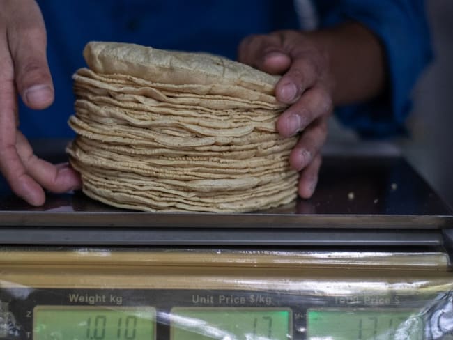 AMLO está mal informado, intermediarios afectan industria de la tortilla