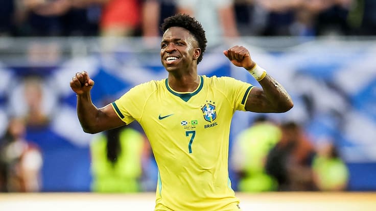 Brasil goleó a Escocia y se adueñó del liderato del Grupo C
