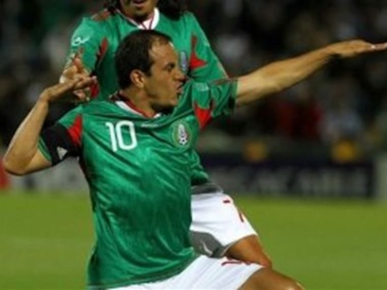 En el partido México VS Honduras 2001. Manuel Vidrio, defensa central