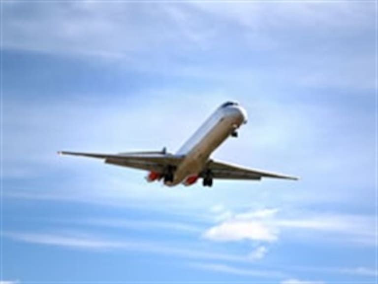 Establece SCT norma de operaciones en espacio aéreo