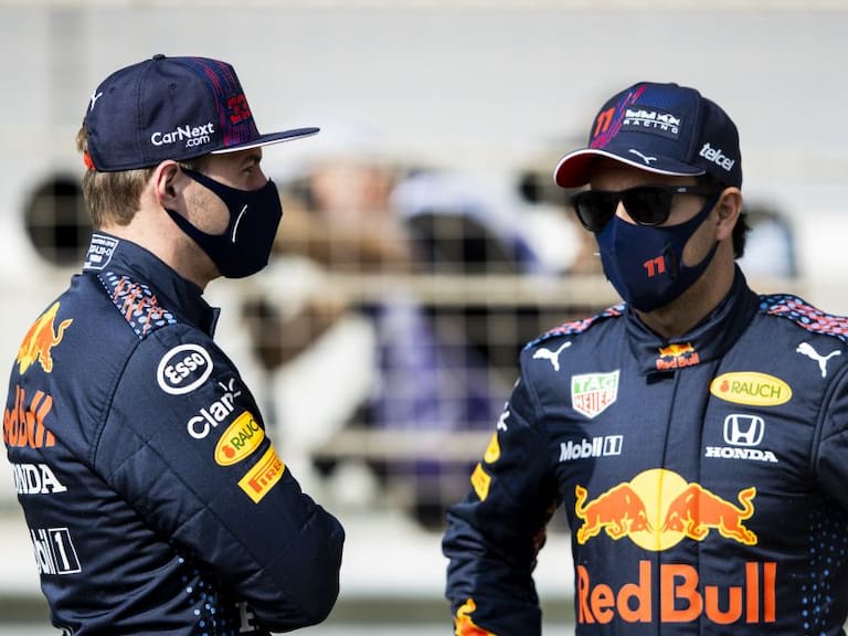 Sergio Pérez y Max Verstappen
