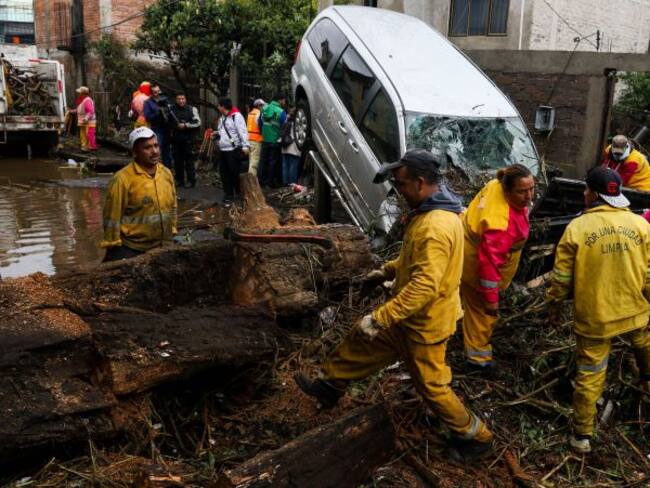 Atiende gobierno capitalino a afectados por fuertes lluvias en la CDMX