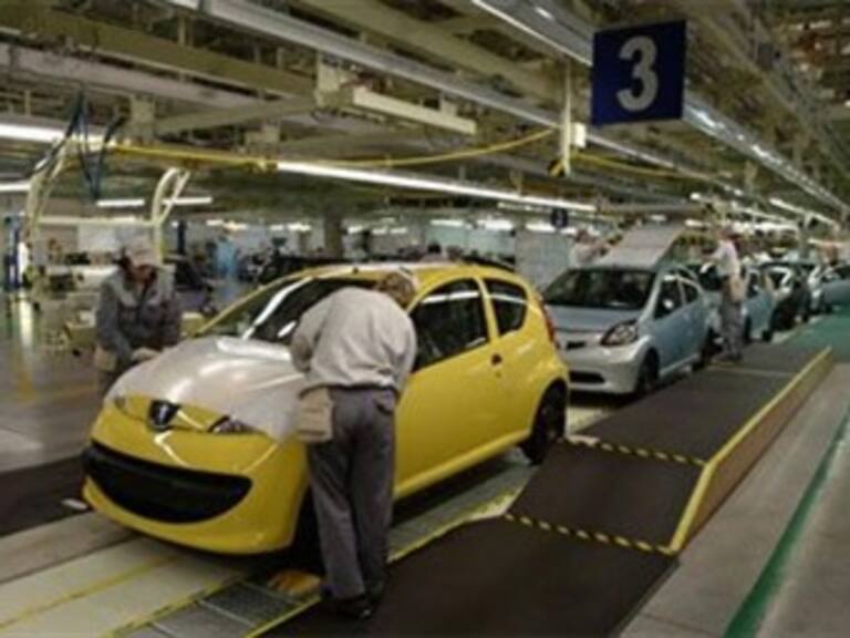 Reorganizará Toyota estructura de producción
