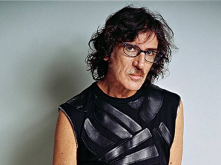 "No Voy En Tren" - Charly García