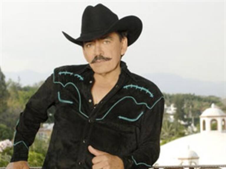 Sigue Joan Sebastian en primer lugar con 'Huevos rancheros'