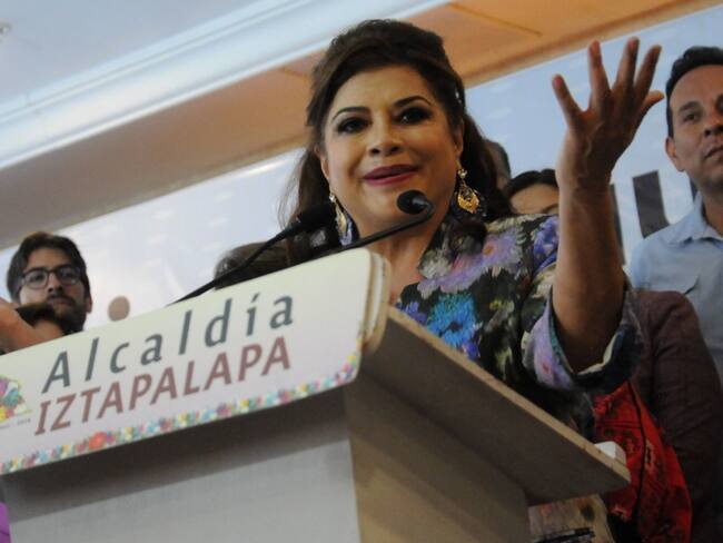 Aprueban licencia definitiva a Clara Brugada