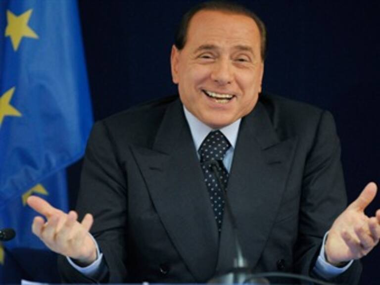 Absuelto Berlusconi por incitar a la prostitución a menores
