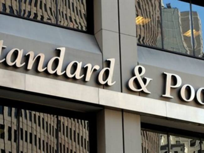 Baja S&P calificación de Axtel