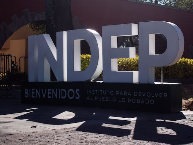 Detectan autos robados del INDEP circulando con placas nuevas en 7 estados