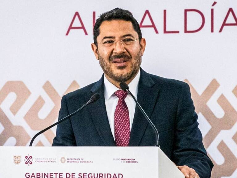 Lenia “Va a ser la primera ministra que llegue y diga yo no voy a cobrar 500 mil pesos", afirma su hermano Martí Batres, jefe de gobierno de CDMX