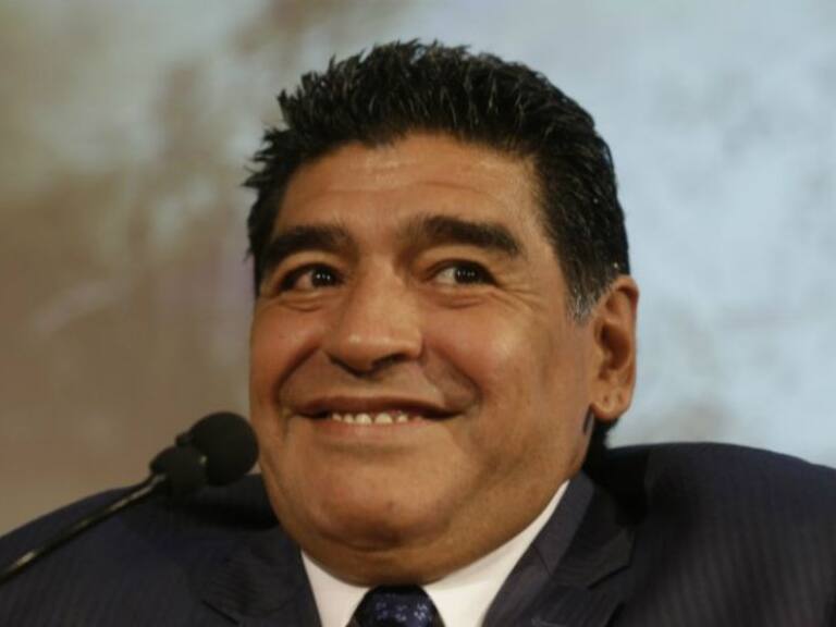 Maradona causa polémica en Twitter con una foto en la que caza animales