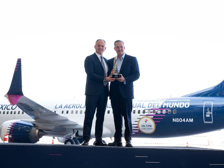 Jeremy Bowen, CEO de Cirium y Andrés Conesa, dir. Gral. de Aeroméxico